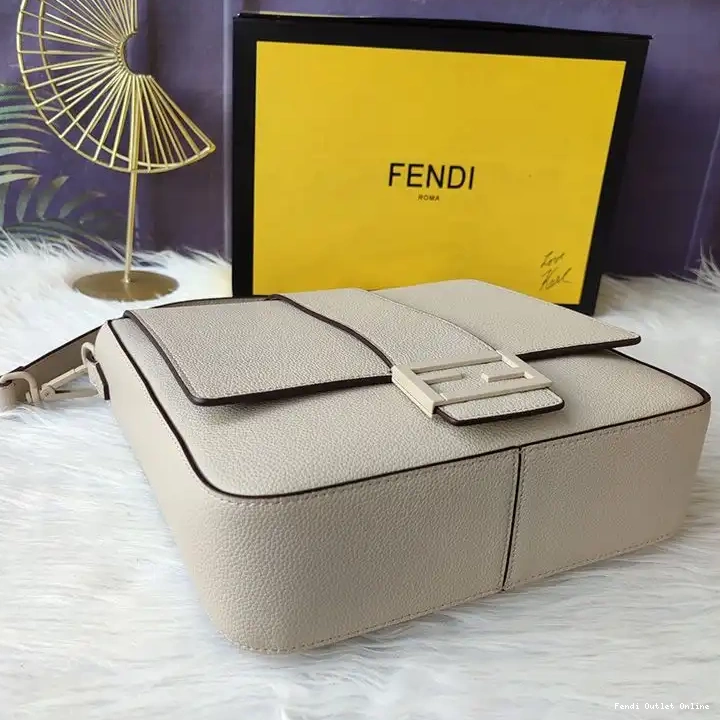 Affordable Romano Messenger Cuoio In Medium Leather Beige Baguette Fendi 0527